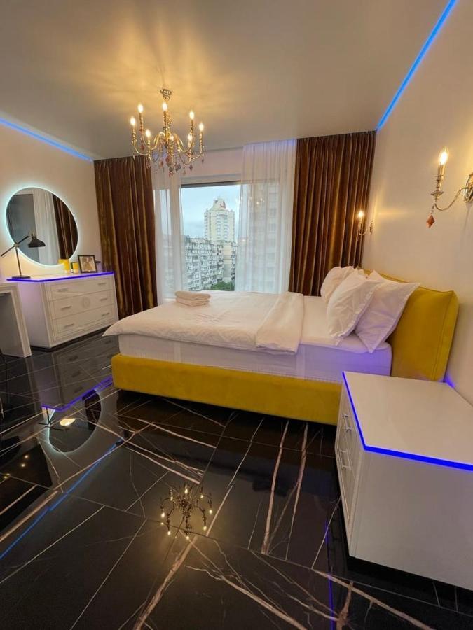 1 Room 65M2 Center Of Obolon Near River Side. كييف المظهر الخارجي الصورة