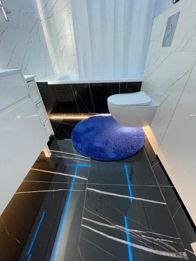 1 Room 65M2 Center Of Obolon Near River Side. كييف المظهر الخارجي الصورة
