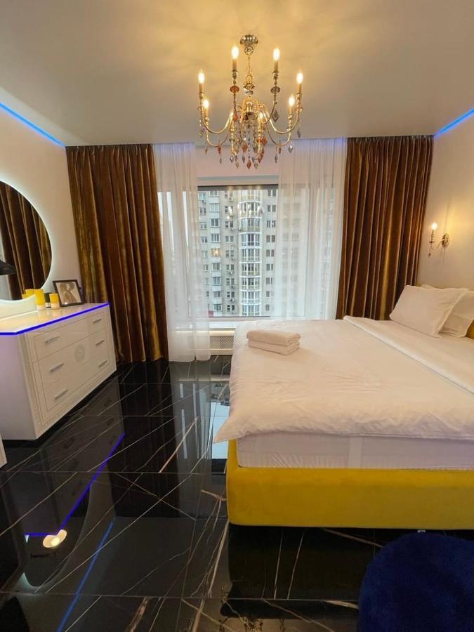 1 Room 65M2 Center Of Obolon Near River Side. كييف المظهر الخارجي الصورة