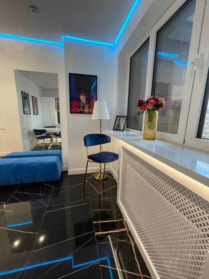 1 Room 65M2 Center Of Obolon Near River Side. كييف المظهر الخارجي الصورة